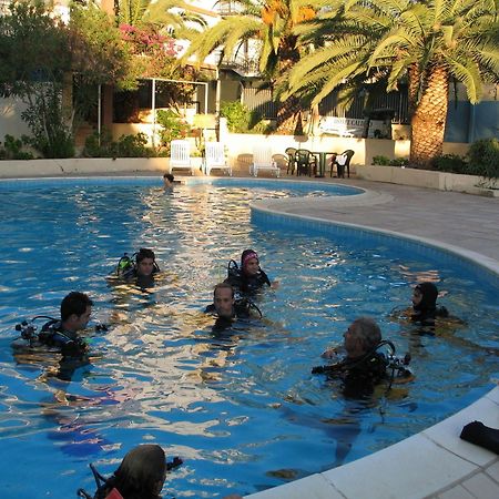 Quartu SantʼElena Hotel Califfo מראה חיצוני תמונה