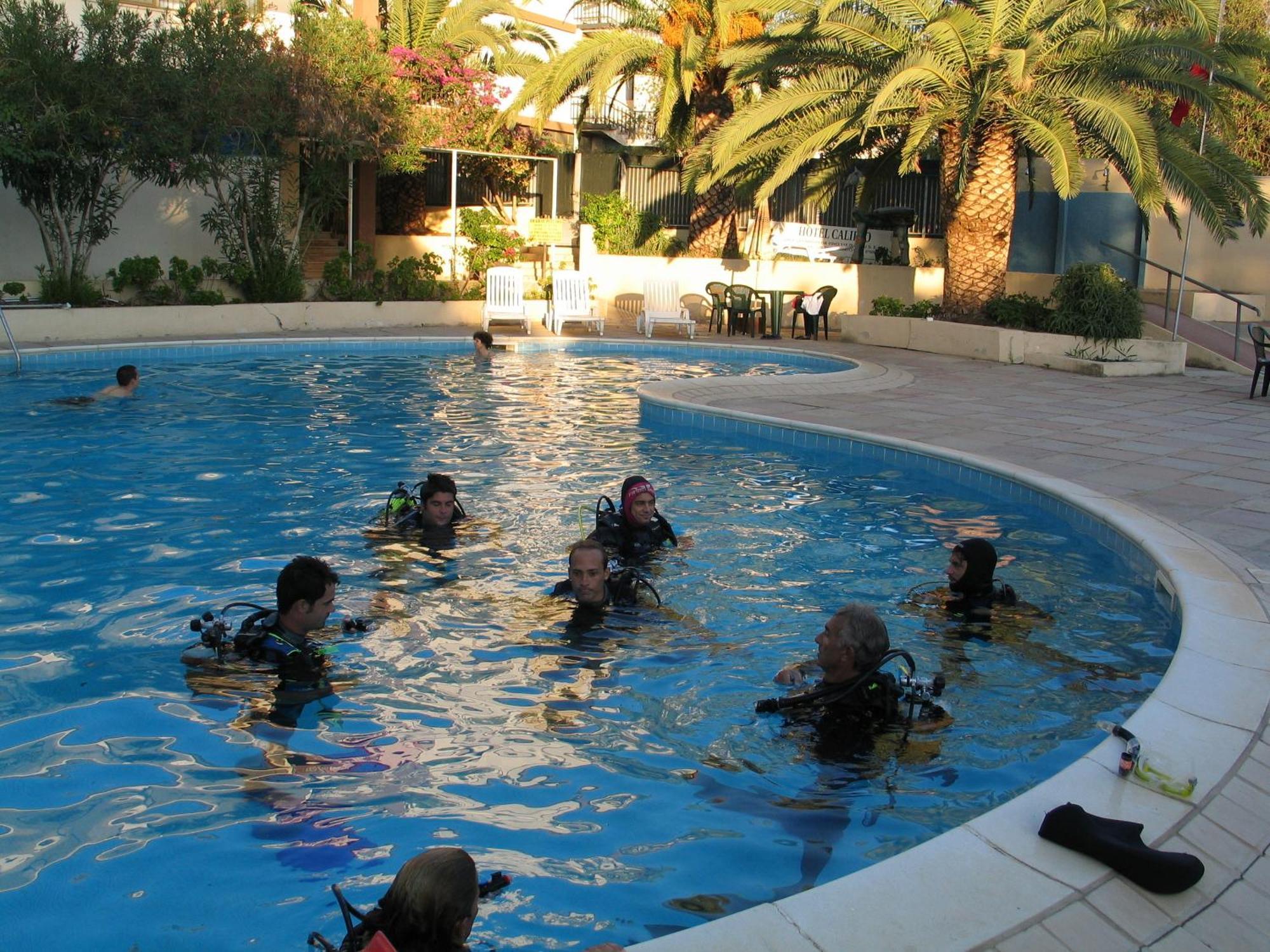 Quartu SantʼElena Hotel Califfo מראה חיצוני תמונה