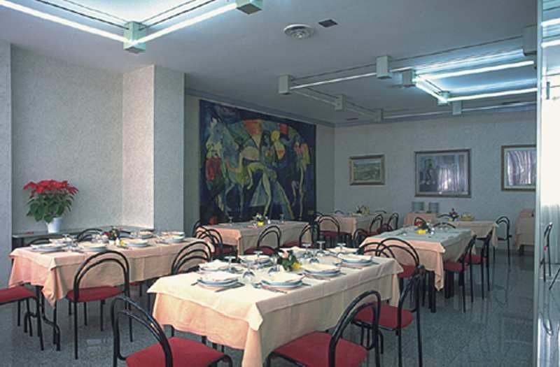 Quartu SantʼElena Hotel Califfo מראה חיצוני תמונה