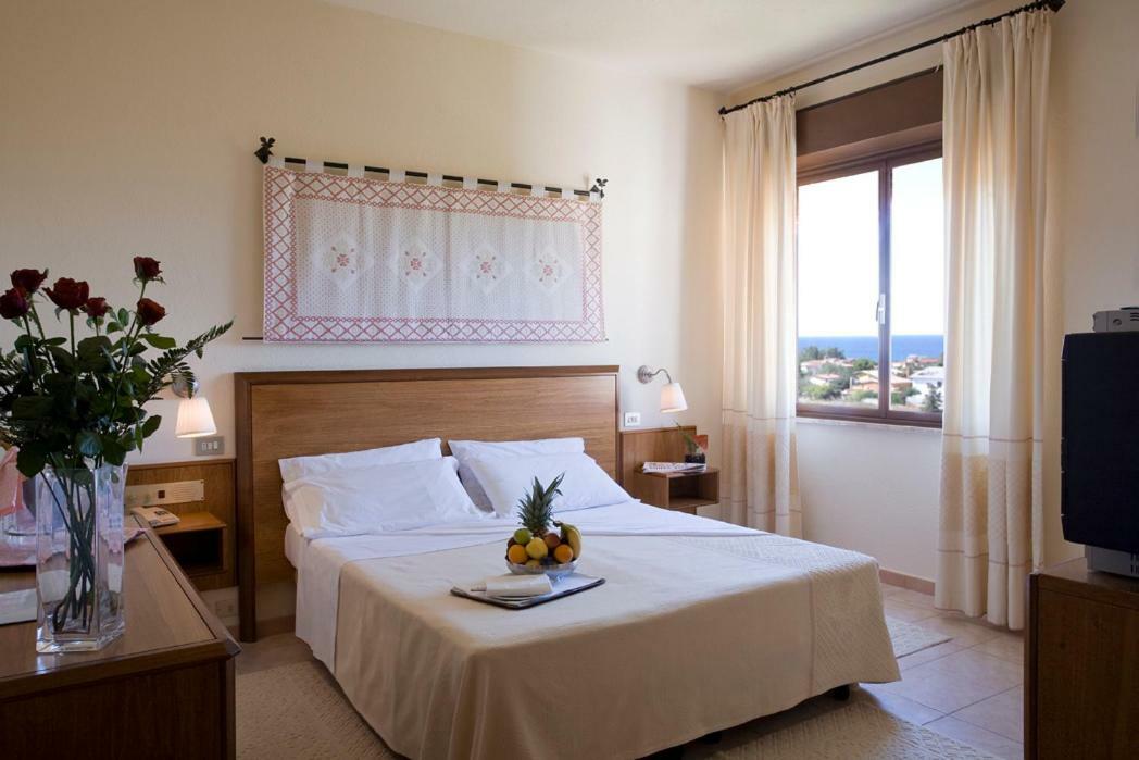 Quartu SantʼElena Hotel Califfo מראה חיצוני תמונה