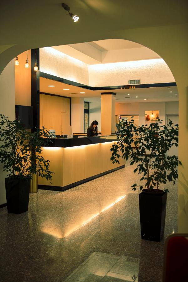 Quartu SantʼElena Hotel Califfo מראה חיצוני תמונה