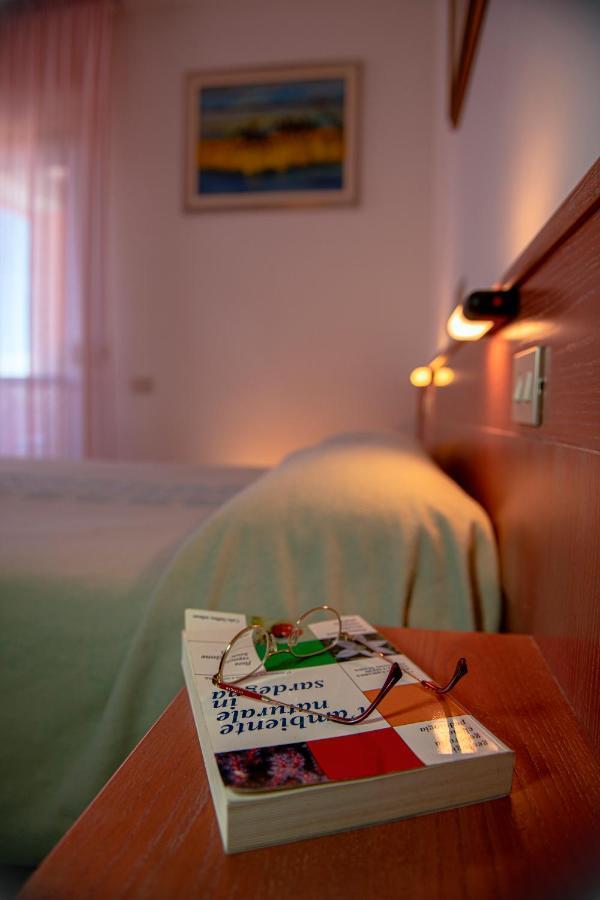 Quartu SantʼElena Hotel Califfo מראה חיצוני תמונה