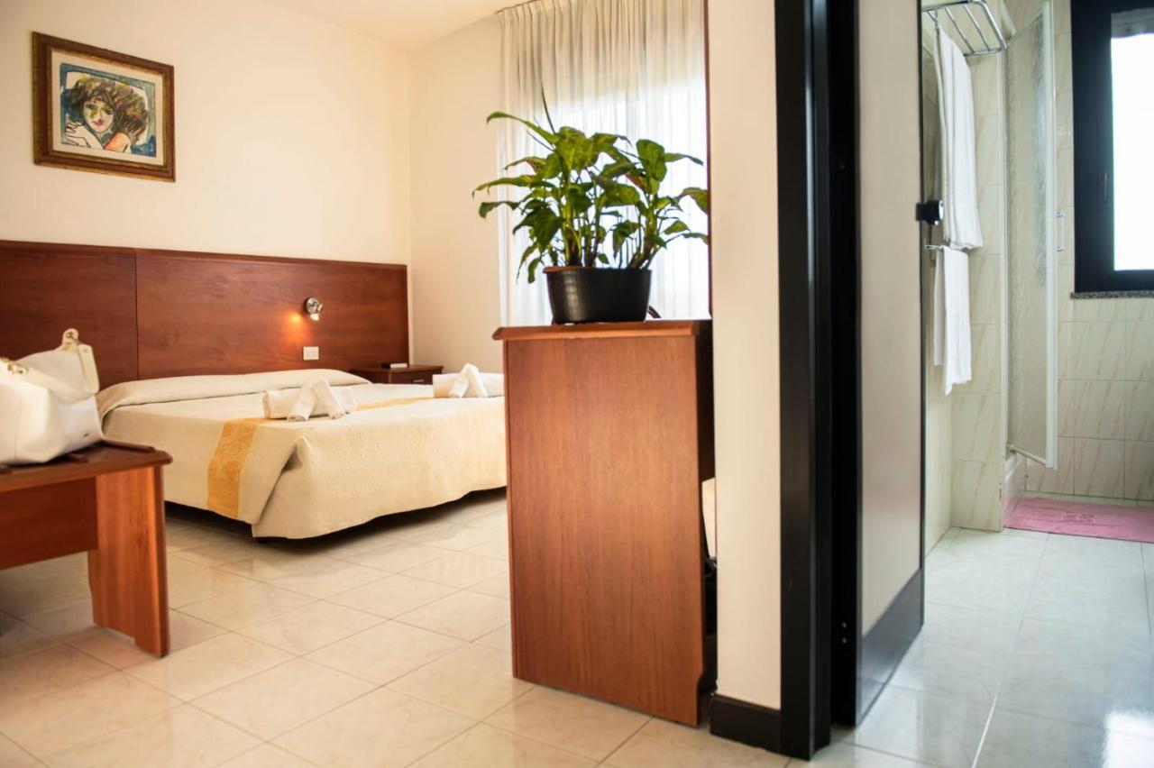 Quartu SantʼElena Hotel Califfo מראה חיצוני תמונה