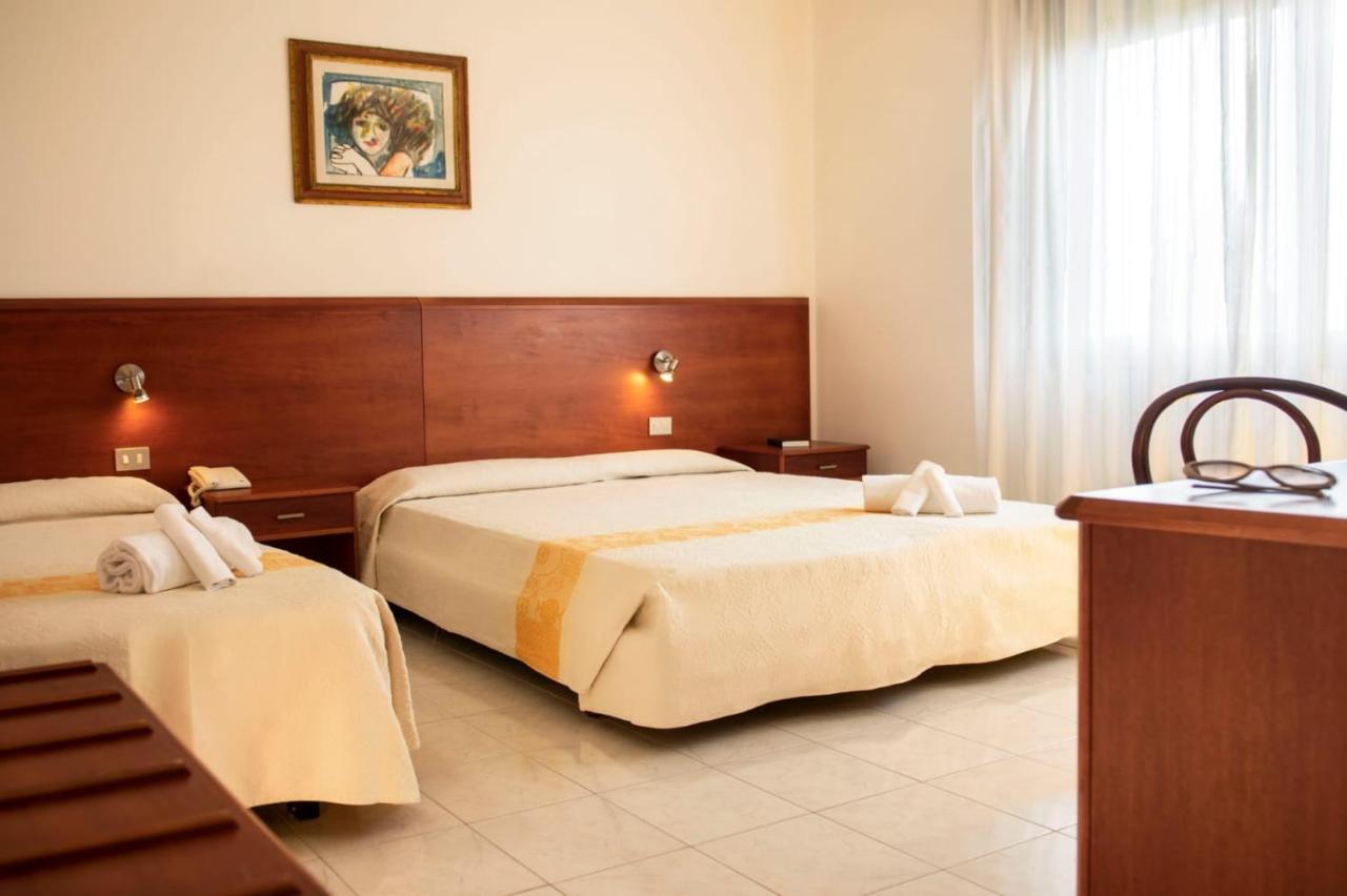 Quartu SantʼElena Hotel Califfo מראה חיצוני תמונה